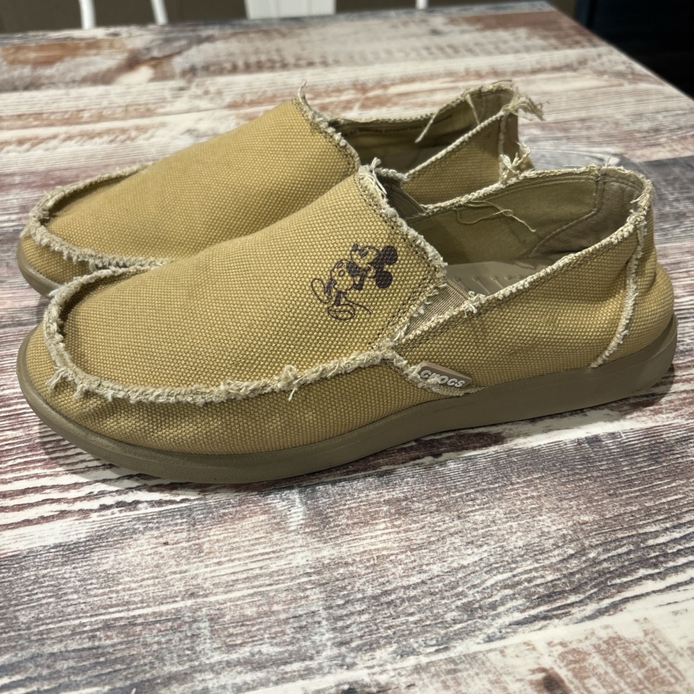 CROCS Santa Cruz Mickey Mouse Casual Tan Slip-On Shoes. Sz M8